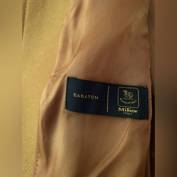 XS, The Babaton Connor Coat, Italian Wool, from Aritzia, classic camel colour - Picture 11 of 11